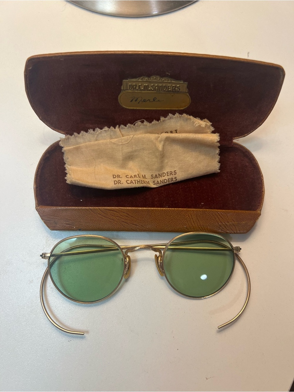 B&L Vintage Ful Vue Round Gold Frame Eyeglasses with Green & Light Tint - Picture 3 of 8